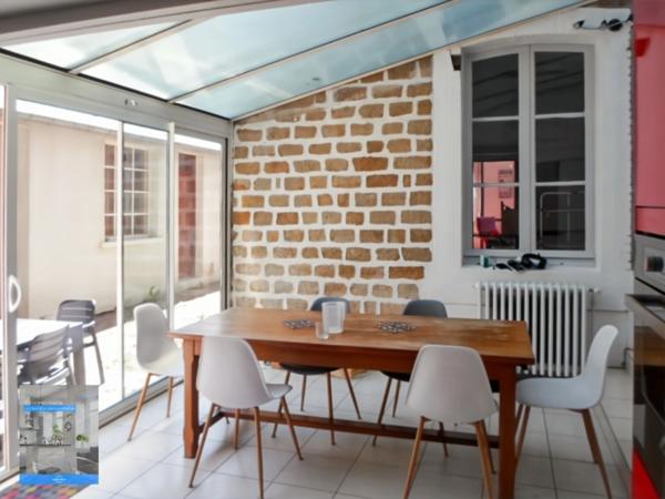 Dpt (), à vendre immeuble de rapport ou pour habitation principale, situé en centre ville de Flers de l'Orne