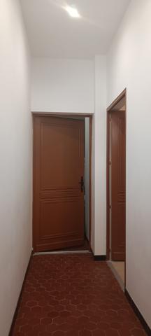 Avignon (84000) Avignon centre, maison / immeuble, 3 niveaux, entièrement rénové