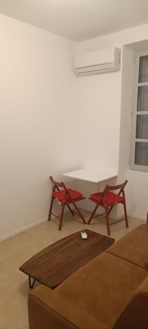 Avignon (84000) Avignon centre, maison / immeuble, 3 niveaux, entièrement rénové