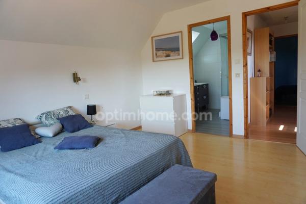 Maison à vendre avec 4 chambres, véranda et garage double à 8 km de Rioz
