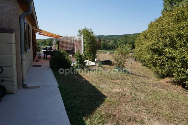 Maison à vendre avec 4 chambres, véranda et garage double à 8 km de Rioz