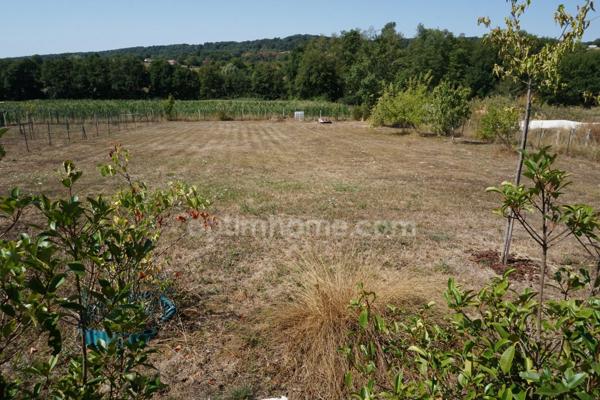 Maison à vendre avec 4 chambres, véranda et garage double à 8 km de Rioz
