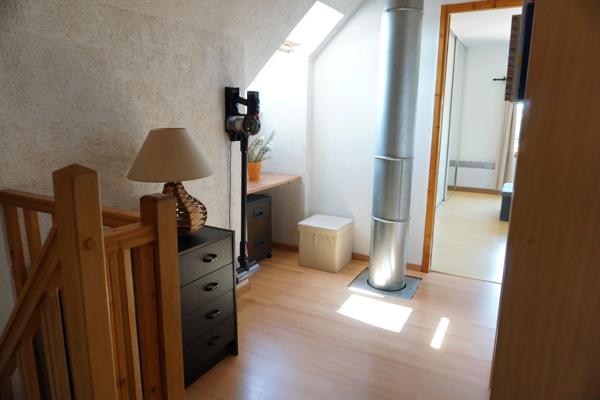Maison à vendre avec 4 chambres, véranda et garage double à 8 km de Rioz