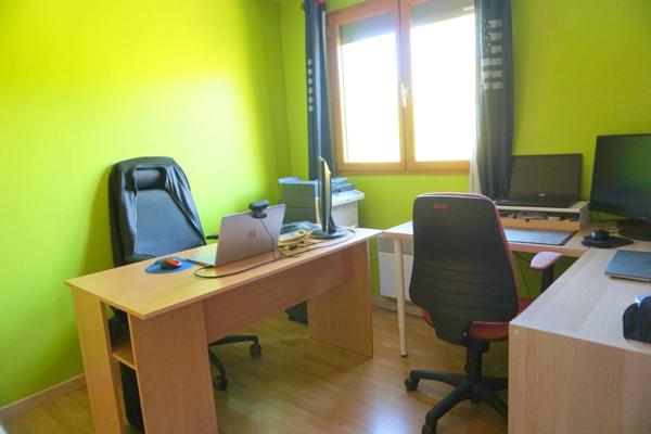 Maison à vendre avec 4 chambres, véranda et garage double à 8 km de Rioz