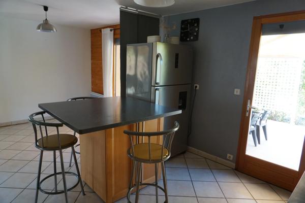 Maison à vendre avec 4 chambres, véranda et garage double à 8 km de Rioz
