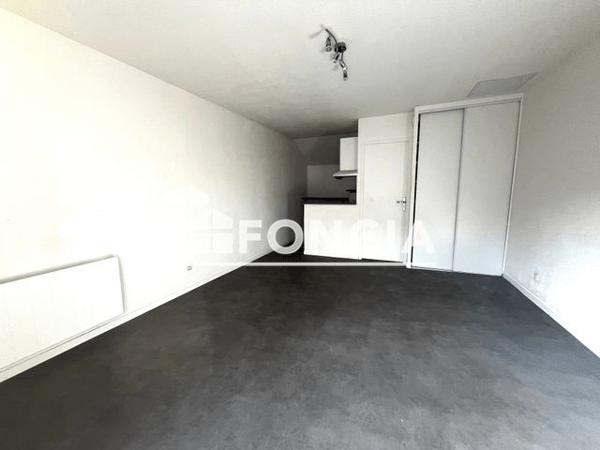 Location Studio 25.2 m² - 45 RUE LECOINTRE Reims 51100