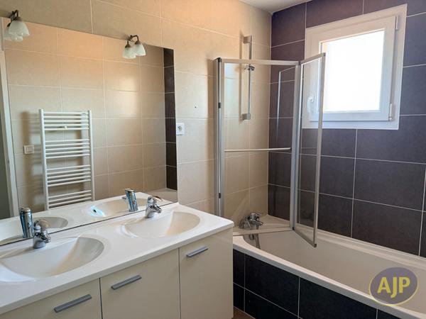 Location maison Saint Jean De Boiseau : 1 050 € - AJP Immobilier Saint Herblain