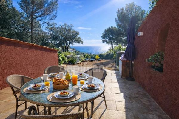 Maison à vendre 3 pièces SAINT RAPHAEL (83), vue mer, jardin, terrasse, parking !!