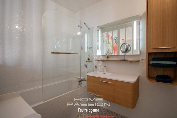 BREUILLET CENTRE - MAISON DE CHARME DE PLAIN PIED ENTIEREMENT RENOVEE