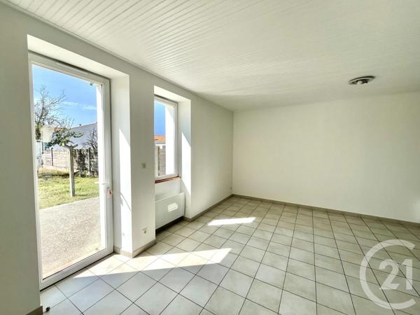 Maison à vendre  3 pièces - 62,12 m 2   GIVRAND  - 85