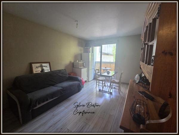 VAUJOURS Studio - 34 m2 avec balcon et place de parking
