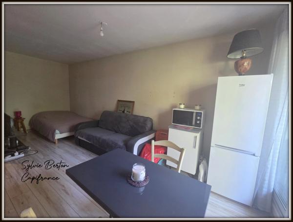 VAUJOURS Studio - 34 m2 avec balcon et place de parking