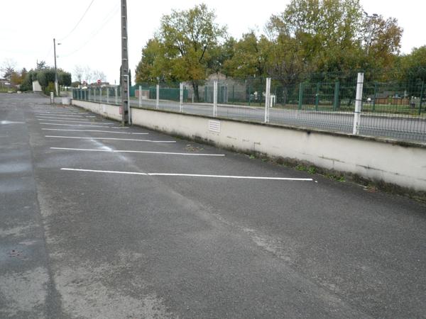 ⚜ A LOUER CHATEAUBERNARD Zone Commercial Local Bureau ⚜