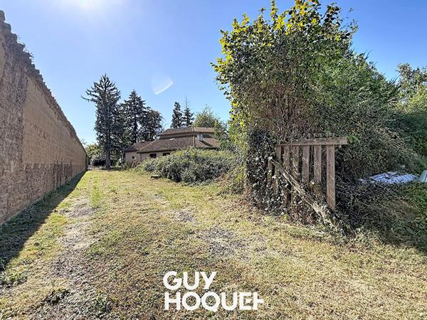 Terrain constructible 71850 CHARNAY-LES-MACON