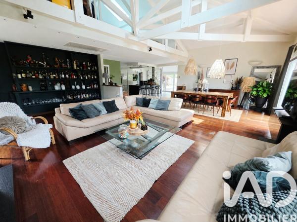 Maison à vendre 8 pièces 220 m² Carbon-Blanc
