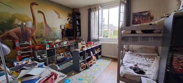 Maison individuelle sur sous sol total avec grenier aménageable à vendre