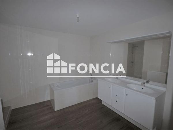 Location Appartement 5 pièces 116.03 m² - 103 PLACE DES MARRONNIERS Lentigny 42155