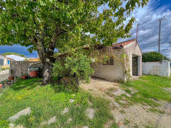 À vendre Ensemble immobilier à Saint-Palais-sur-Mer, à 800 m de la plage de Nauzan Saint palais sur mer