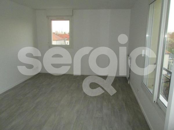 Location 1 Pieces 24 77600 Bussy Saint Georges 76 0011 01 0023
