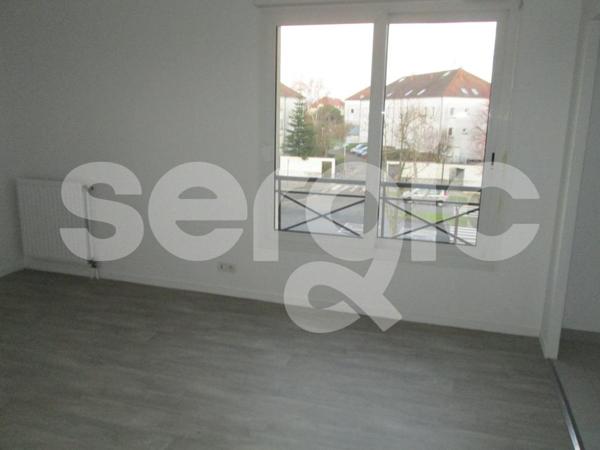 Location 1 Pieces 24 77600 Bussy Saint Georges 76 0011 01 0023