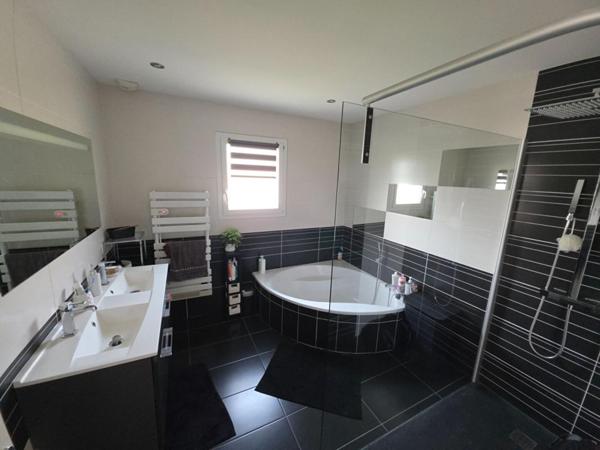 Maison comptemporaine 6 pièces 185 m2