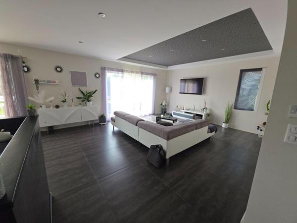 Maison comptemporaine 6 pièces 185 m2