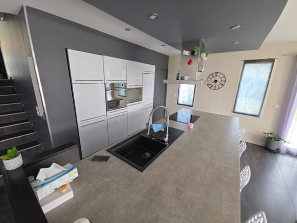 Maison comptemporaine 6 pièces 185 m2