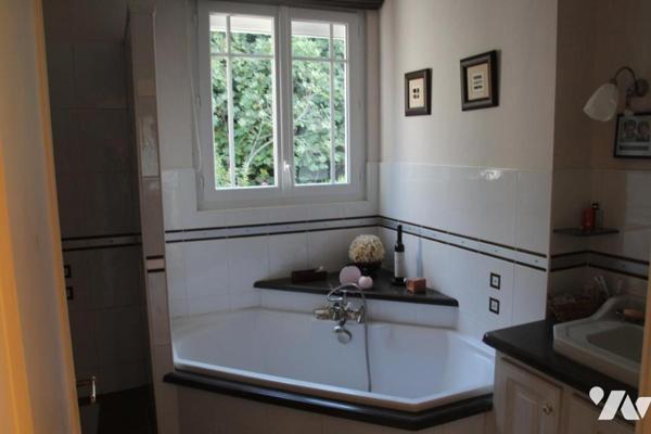 NIORT QUAI METAYER, ELEGANTE MAISON ANCIENNE EN PARFAIT ETAT D'ENVIRON 197M2 HABITABLE