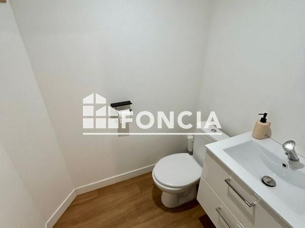 À vendre Local commercial 46 m² - Vienne 38200