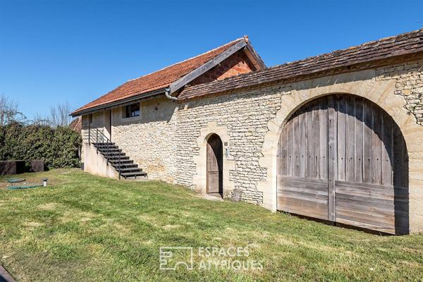 Authentique corps de ferme du XVIII e siècle entièrement rénové