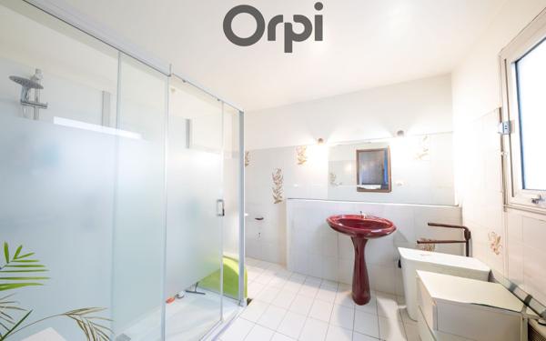 Maison à vendre    6 pièces •  Saint-Estève