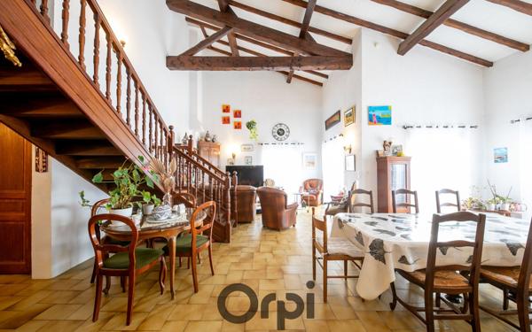 Maison à vendre    6 pièces •  Saint-Estève