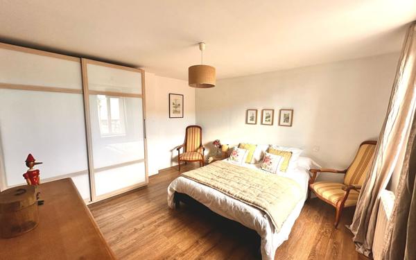 Maison à vendre    5 pièces •  Saint-Gilles