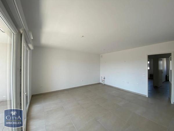 Appartement à louer 3 pièces 61.8m² Fréjus (83600)