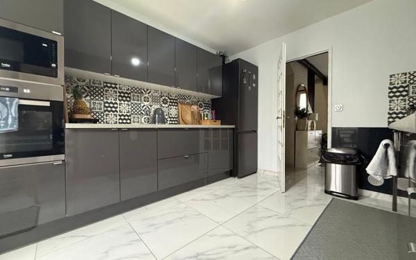 Maison à vendre    6 pièces •  Savigny-le-Temple