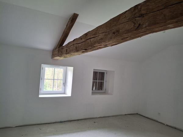 MAISON DE CAMPAGNE A FINIR DE RENOVER