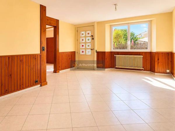 Vente                                                      Maison de village
                        
                     4 pièces                      82 m2                     à Roquebrune-sur-Argens