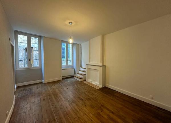 Appartement à louer  1 pièce • 33 m2 Joyeuse