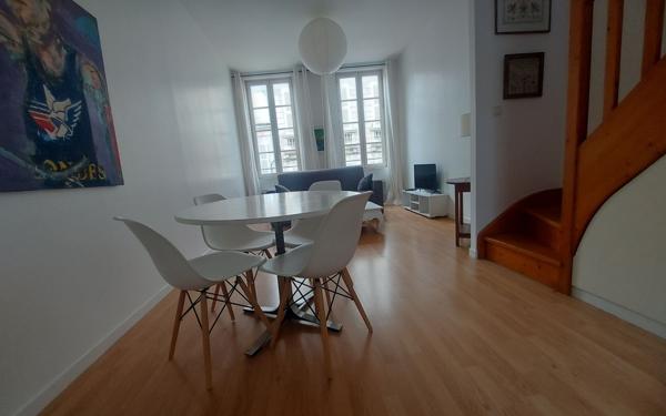 Appartement à vendre    2 pièces • 47 m2 La Rochelle