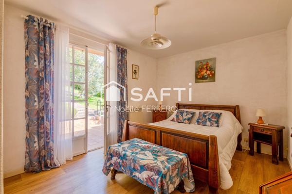 Villa T6 vue collines proche centre ville la Môle