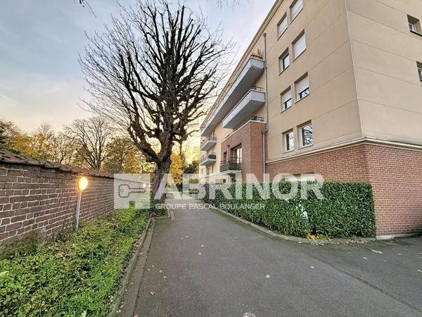 BARBIEUX - T4 de 96.7 m² hab. avec balcon - Cave - Parking sous-sol. ROUBAIX