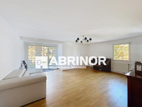 BARBIEUX - T4 de 96.7 m² hab. avec balcon - Cave - Parking sous-sol. ROUBAIX