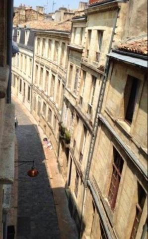 Appartement type 2 bis au dernier étage - Quartier Saint Pierre - Bordeaux