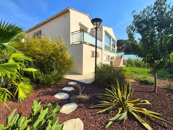 VILLA LE BRUSC- PROCHE PORT A PIED
