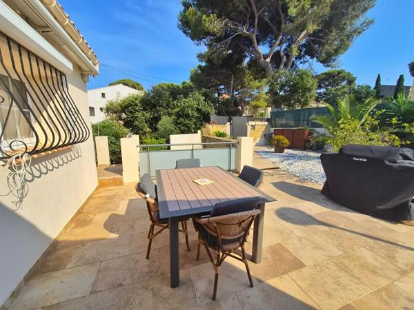 VILLA LE BRUSC- PROCHE PORT A PIED