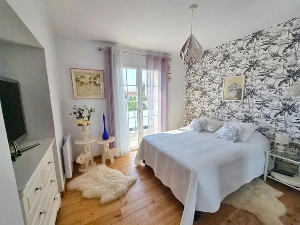 VILLA LE BRUSC- PROCHE PORT A PIED