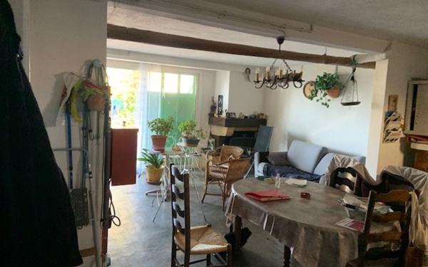 Maison à vendre    5 pièces •  Villelaure