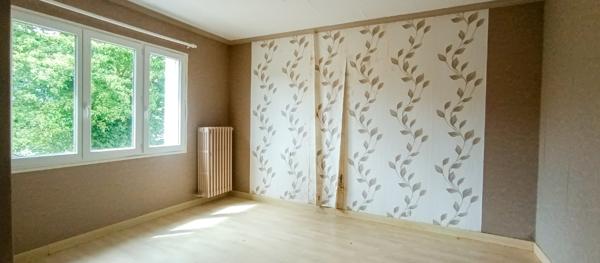 Chézy-sur-Marne (02570) Pavillon de maçon élevé sur sous-sol total