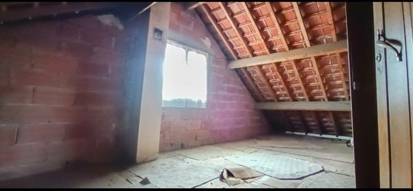 Chézy-sur-Marne (02570) Pavillon de maçon élevé sur sous-sol total