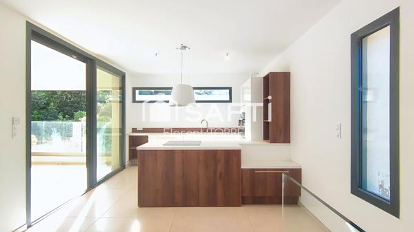 FABRÉGAS – Villa contemporaine neuve avec piscine rooftop à deux pas des plages